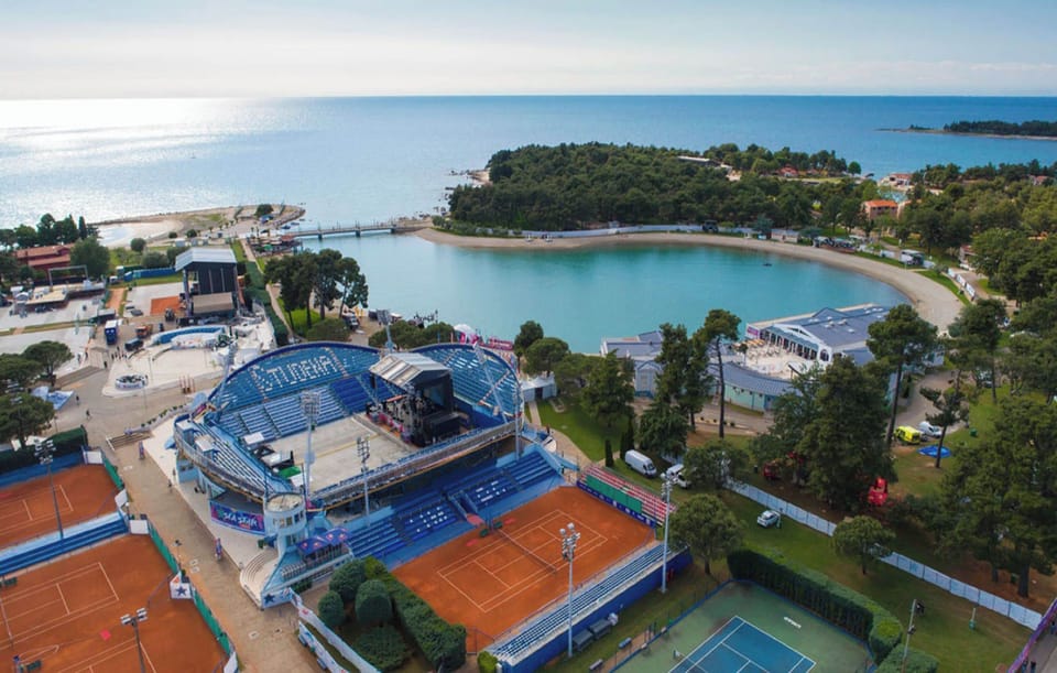 Apartment, 2 Bedrooms, Patio, Garden View | Sport court