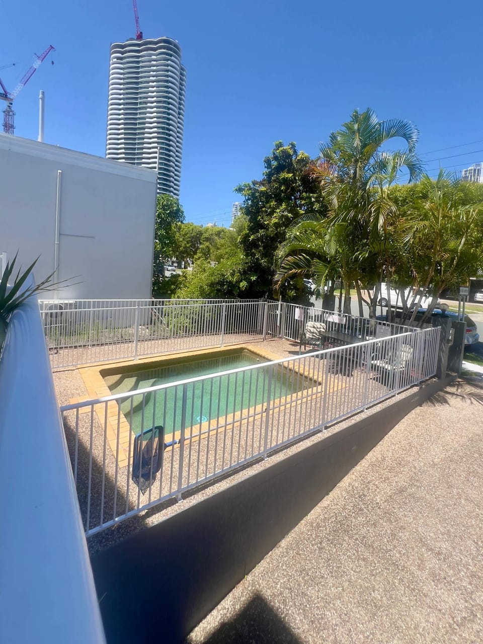 Plunge pool
