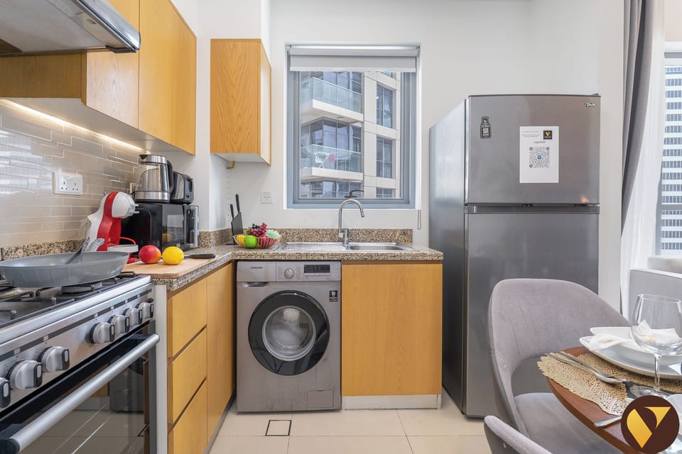 Luxury Apartment, Balcony, Canal View | Private kitchen | Full-size fridge, microwave, oven, stovetop
