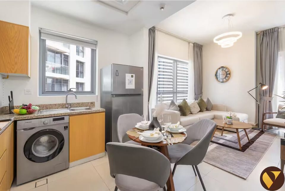 Luxury Apartment, Balcony, Canal View | In-room dining