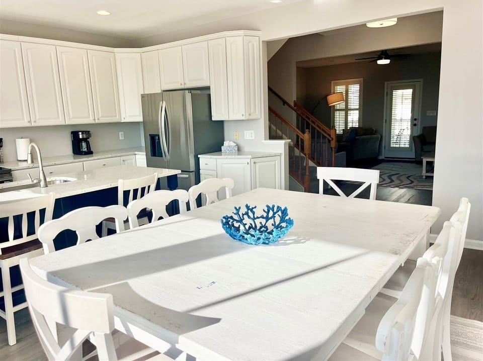 Dining Table w/ Seating for 8