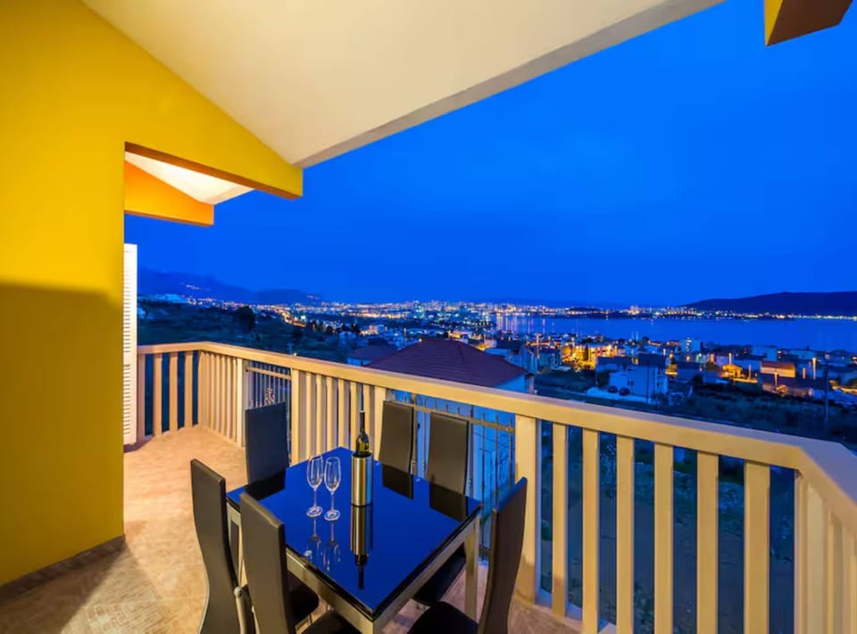 Villa (Six Bedroom Villa with Outdoor Pool, ) | Balcony