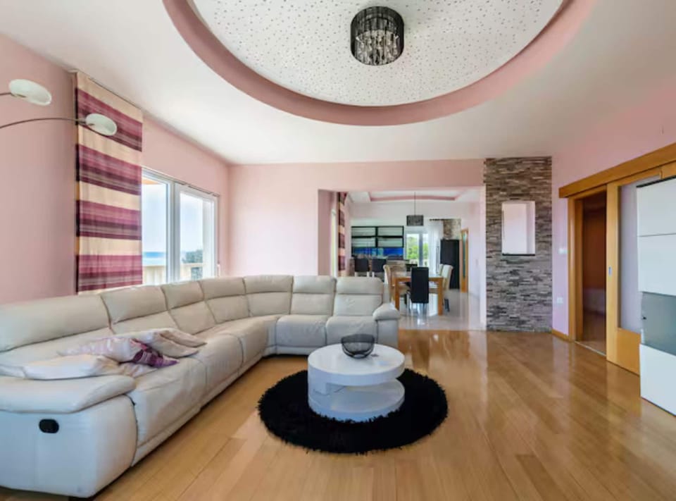 Villa (Six Bedroom Villa with Outdoor Pool, ) | Living room | 32-inch flat-screen TV with cable channels, table tennis