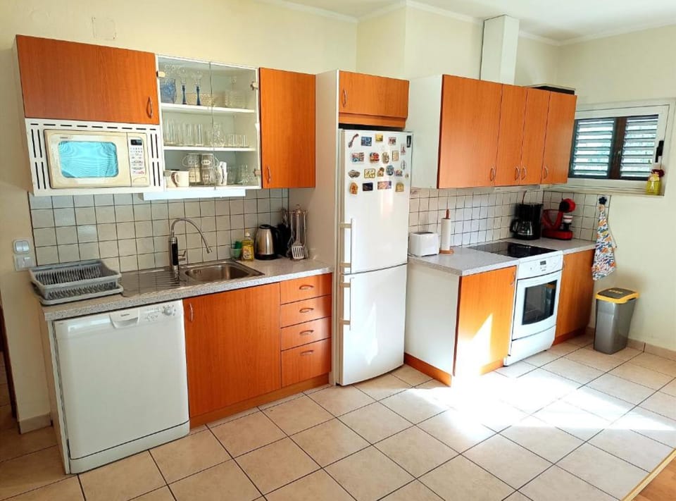 Apartment (TwoBedroom Apartment) | Private kitchen | Fridge