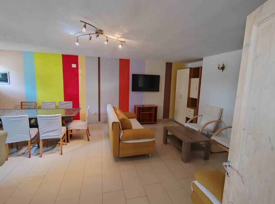 Villa (Four Bedroom Villa with Sea View) | Living room | 32-inch flat-screen TV with satellite channels, table tennis