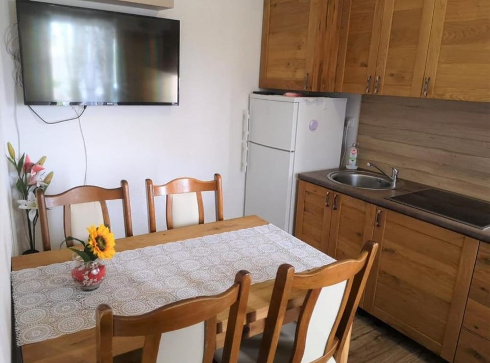 Apartment (Two bedrom apartment) | Private kitchen | Fridge