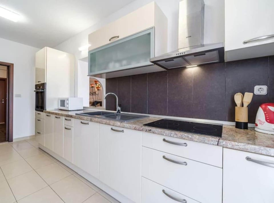 Apartment (Three Bedroom Apartment with Sea View) | 3 bedrooms