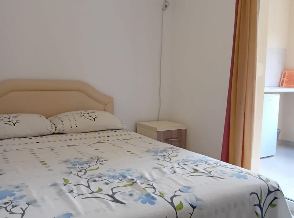 6 bedrooms