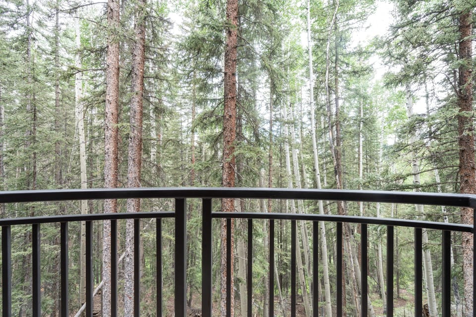 Condo, 3 Bedrooms | Property grounds