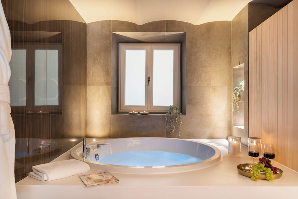 Suite with Private SPA | Pillowtop beds, individually decorated, individually furnished
