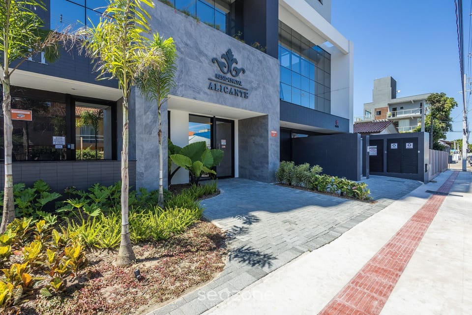 Basic Apartment | Exterior