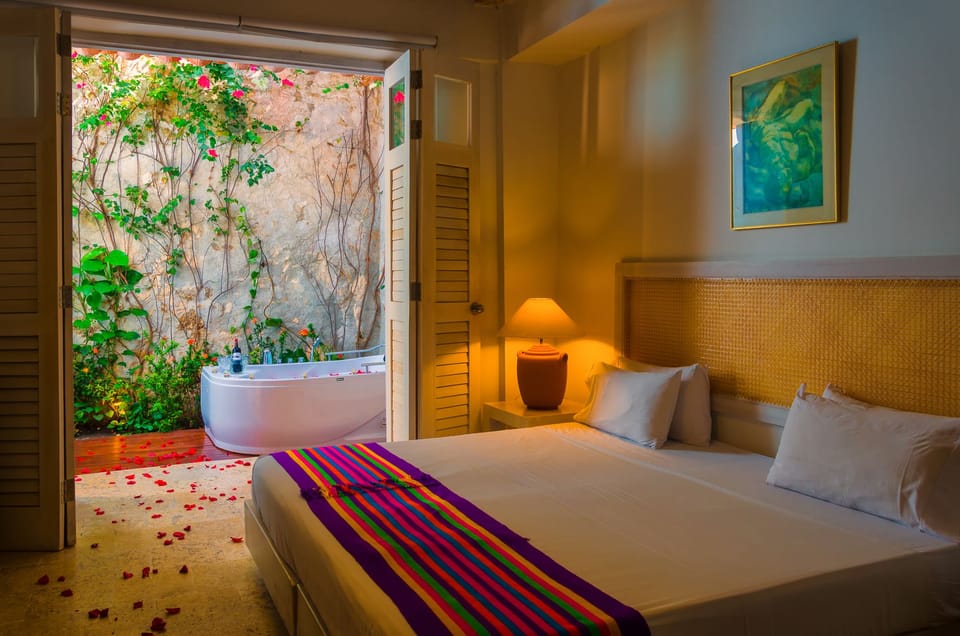 Deluxe Room | Minibar, in-room safe, desk, free WiFi