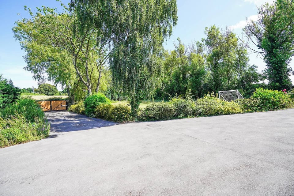 House, 6 Bedrooms, Smoking, Private Pool | Property grounds