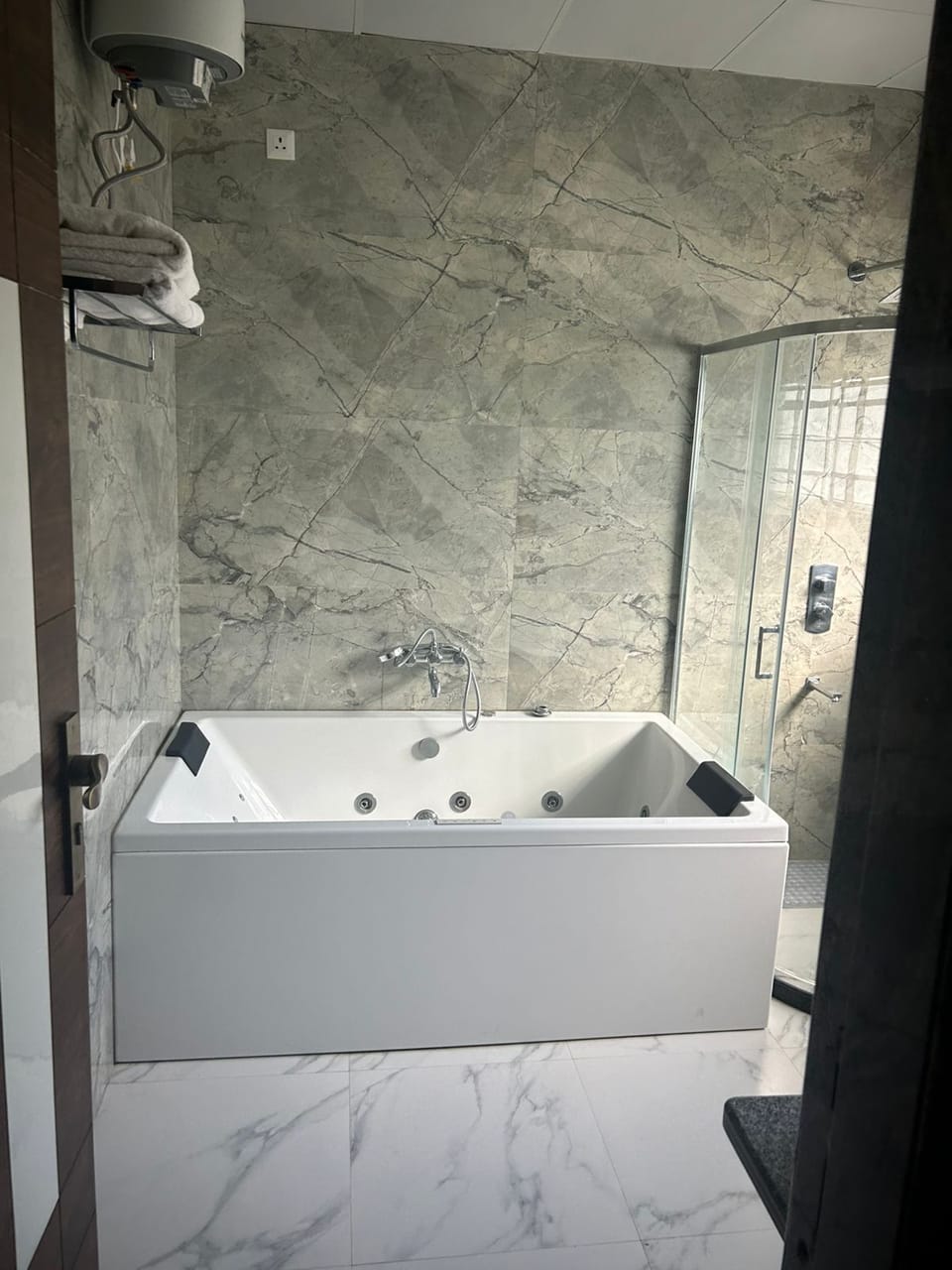 Exclusive Double Room, Bathtub, Pool View | Bathroom | Towels, soap, shampoo, toilet paper