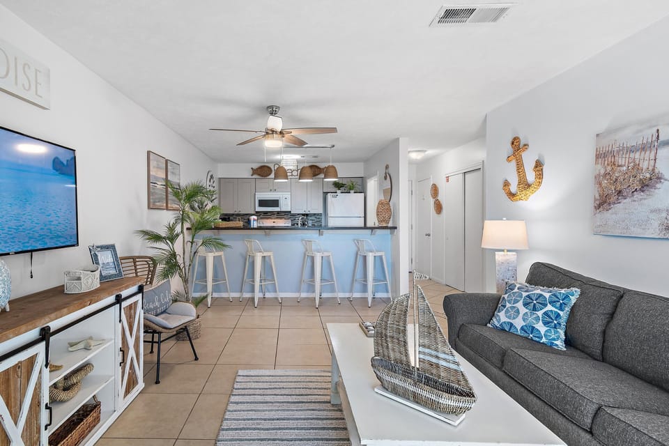 Condo, 1 Queen Bed with Sofa bed (Tradewinds Condominium #28- At the Be) | Living area