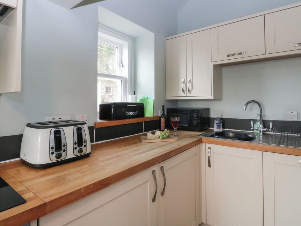 Dishwasher, cookware/dishes/utensils