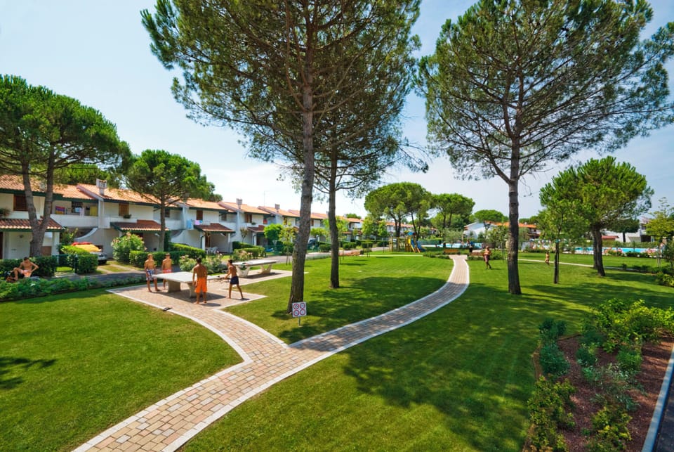Apartment, 3 Bedrooms, Balcony, Garden View | Property grounds