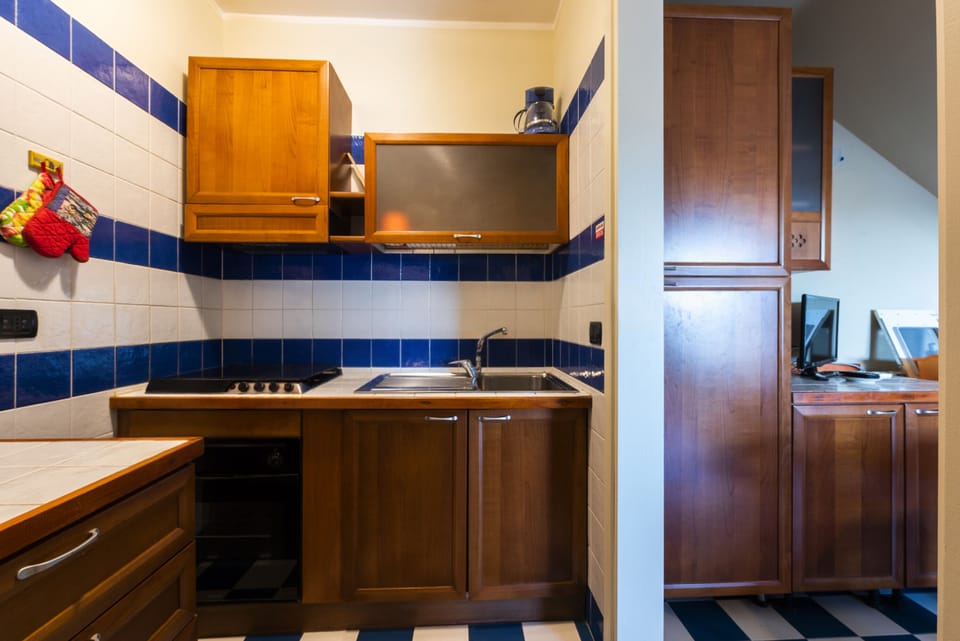 Apartment, 3 Bedrooms, Balcony, Garden View | Interior