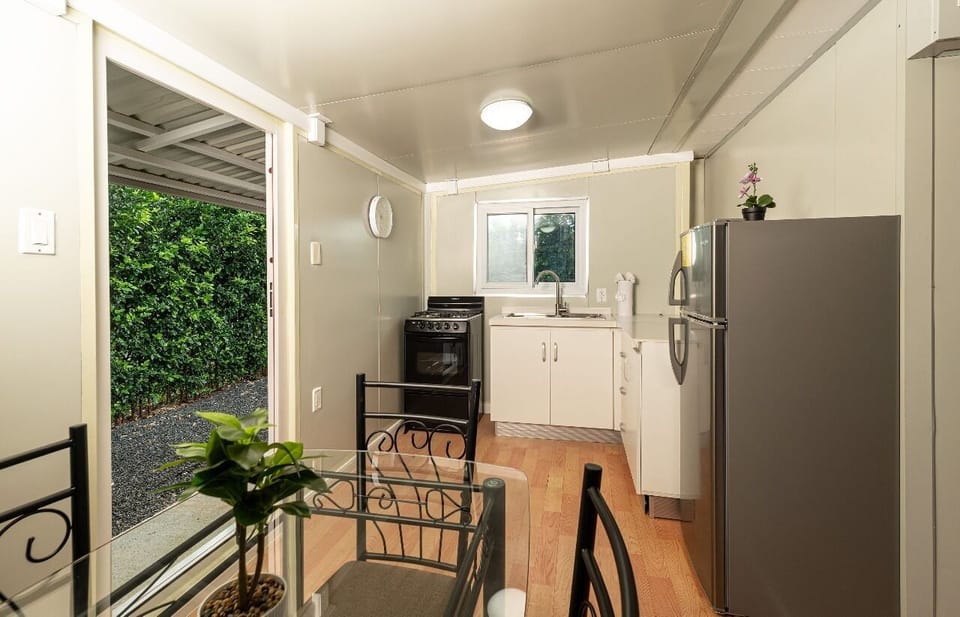 Standard House, Pets Allowed, Mountain View | Private kitchen | Oven, stovetop