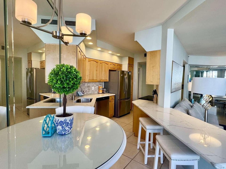 Condo, Multiple Beds (Surfside Resort #410) | Private kitchen
