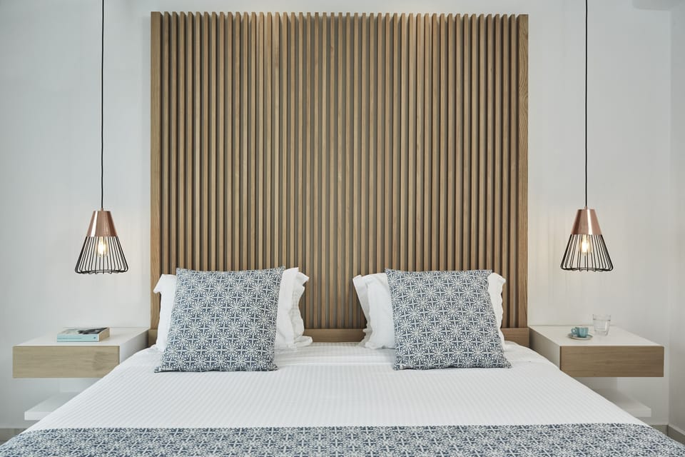 Suite (Outdoor Hot Tub Panorama) | Minibar, in-room safe, soundproofing, iron/ironing board