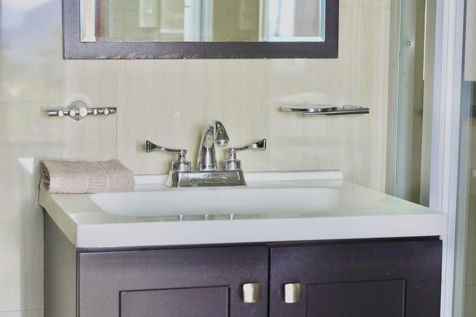 Deluxe Room, Mountain View | Bathroom | Shower, hair dryer, towels, soap