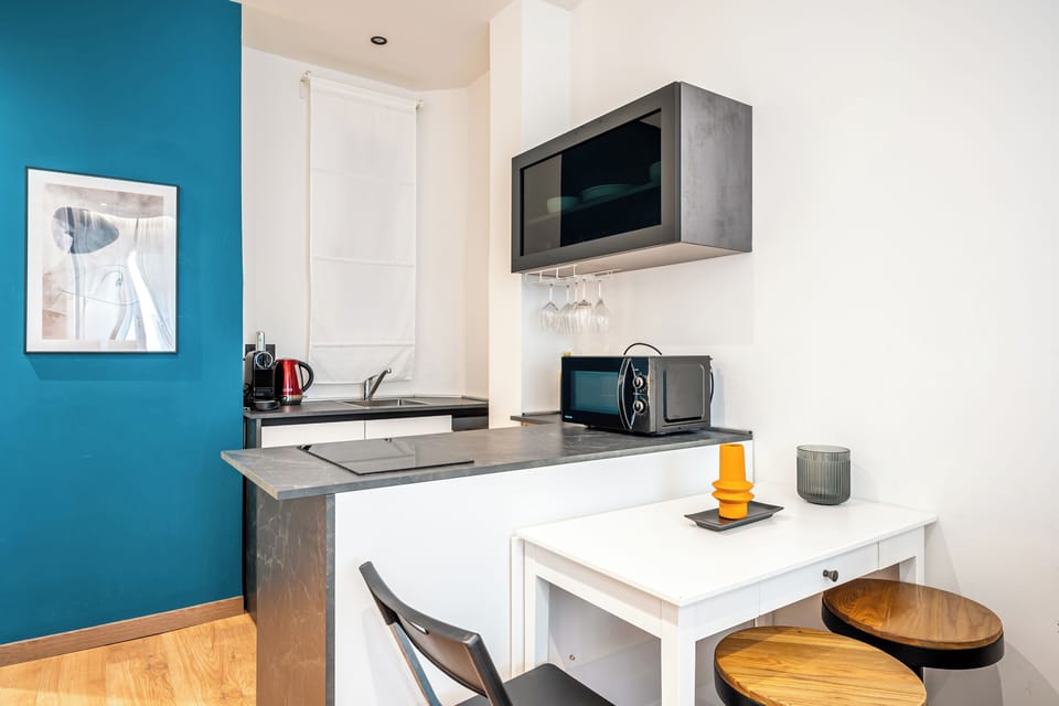 Apartment | Private kitchenette | Fridge, microwave, stovetop, dishwasher