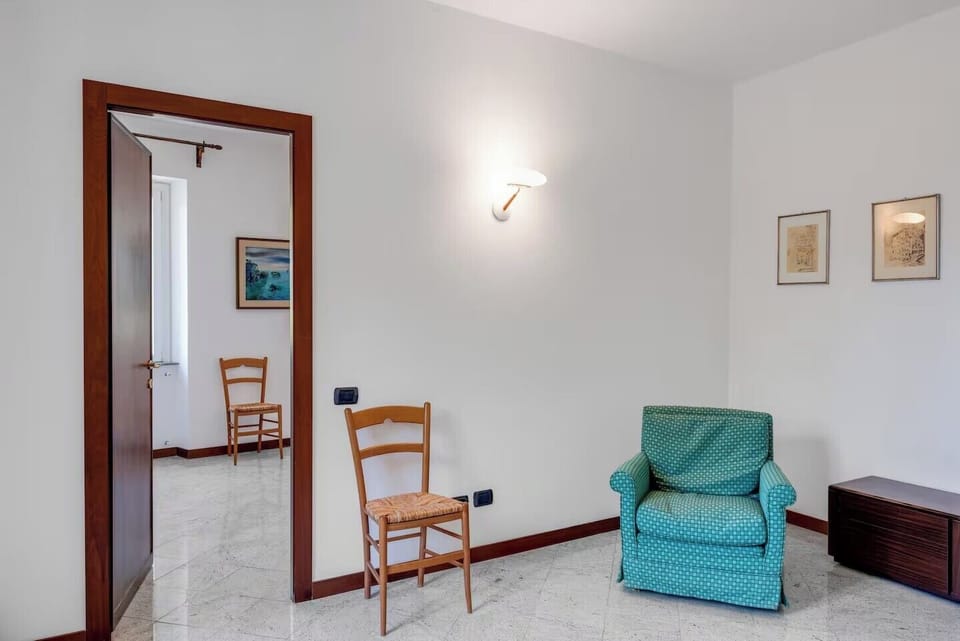 Apartment | Living area | Flat-screen TV