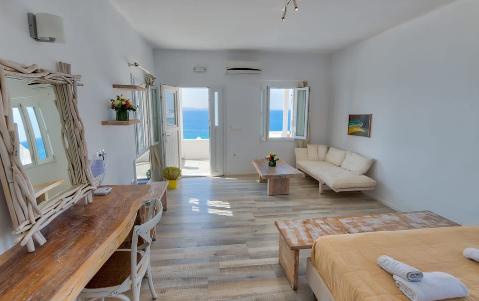 Deluxe Double Room, Balcony, Sea View | Premium bedding, in-room safe, laptop workspace, soundproofing