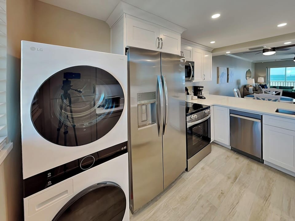 Condo (2 Bedrooms) | Property amenity