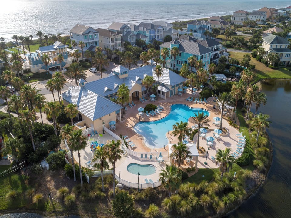 Condo (3 Bedrooms) | Property amenity