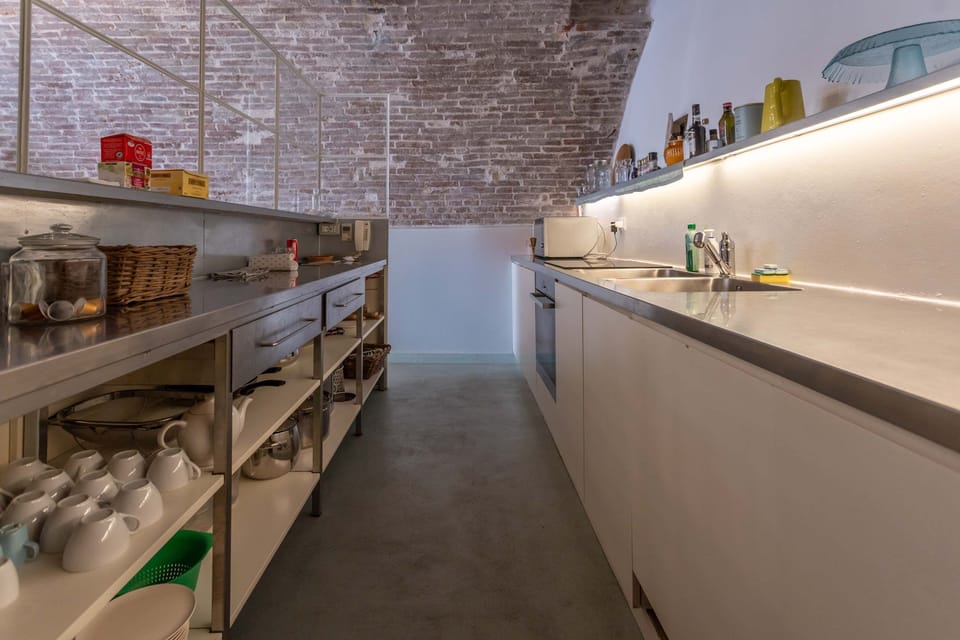 House | 5 bedrooms, high-speed internet