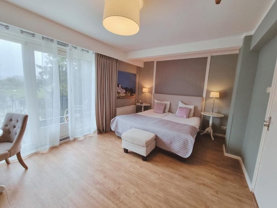 Deluxe Double Room, 1 King Bed, Private Bathroom, Hill View | Iron/ironing board