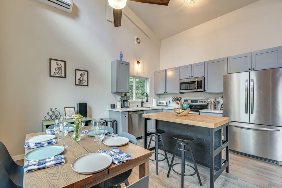 Kitchen & Dining Area | 1st Floor