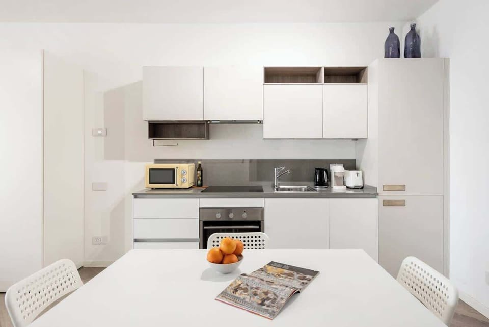 Full kitchen