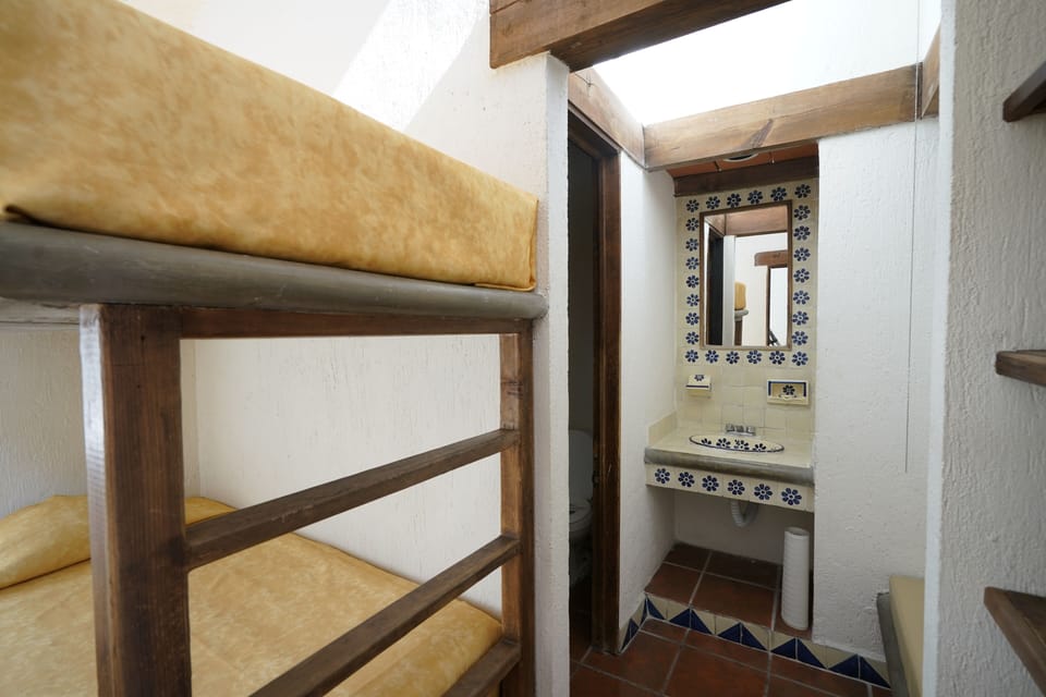 Standard Cabin | Bathroom | Shower, soap, shampoo, toilet paper