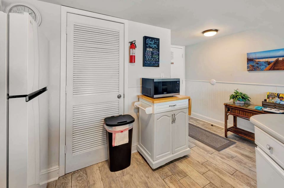 Large Kitchen Area
