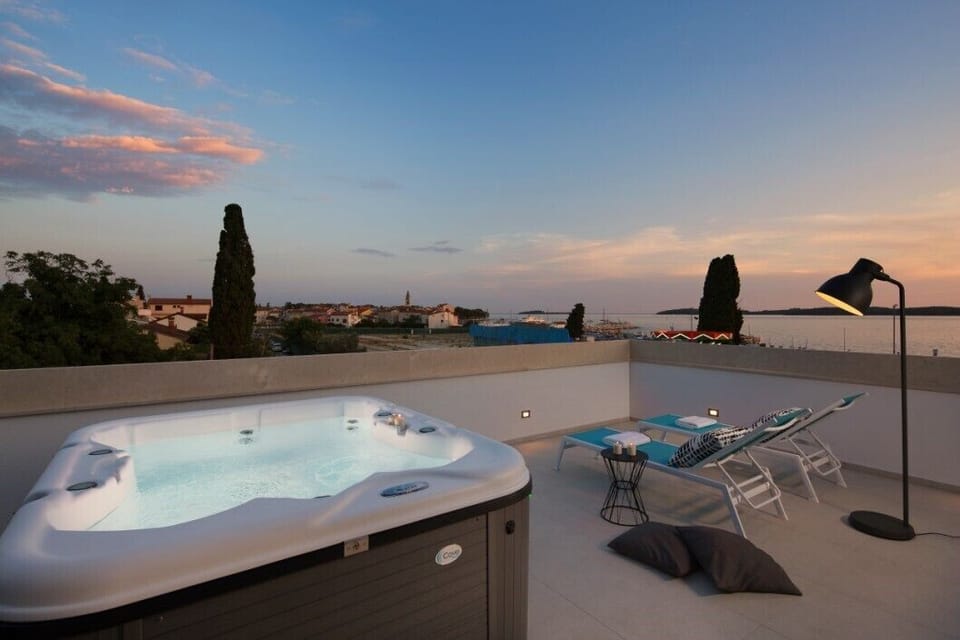 Jacuzzi - sea view - terrace