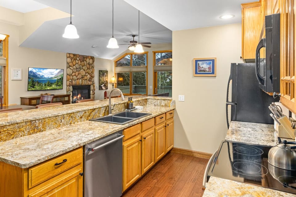 Well Equipped & Stocked Kitchen