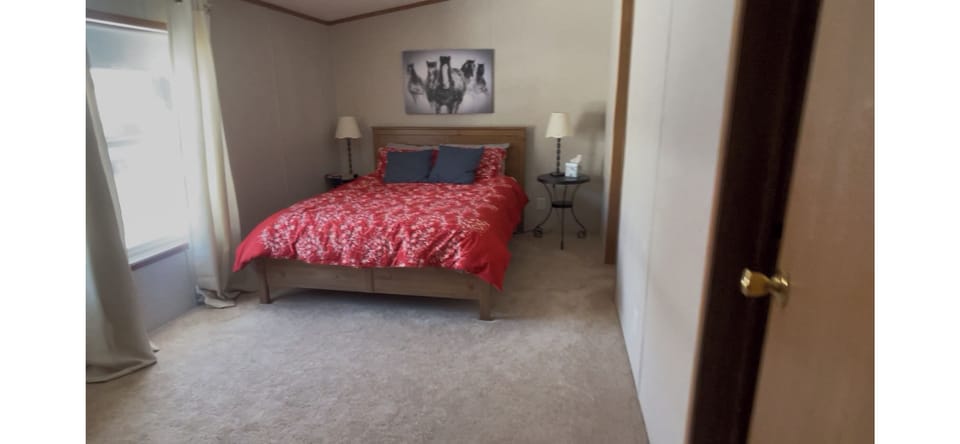 Charming 3 Bed Room Monthly Rental in the Heart of Ellicottville. Campground/ 
RV Resort in Ellicottville