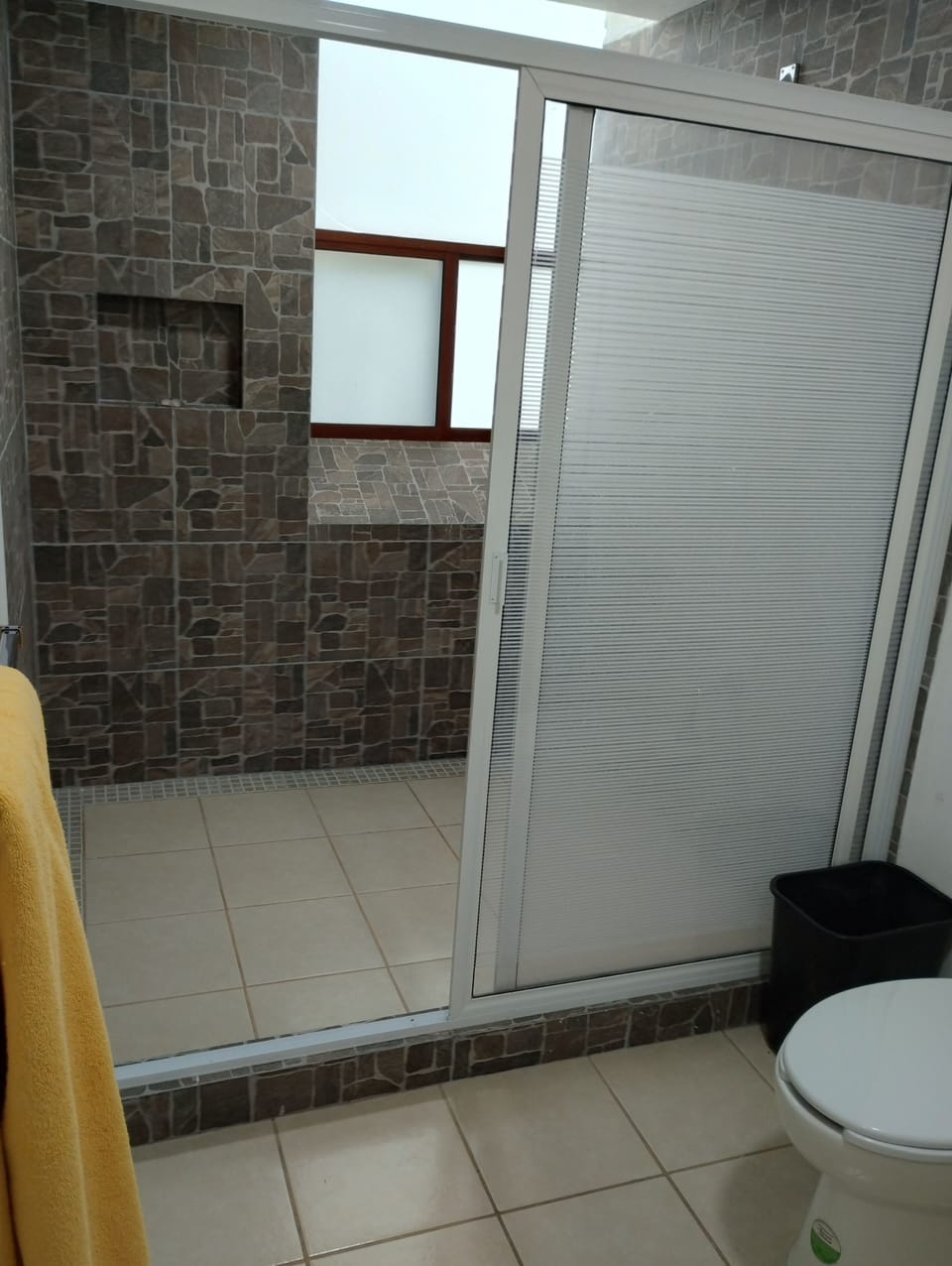 Double Room | Bathroom | Shower, soap, shampoo