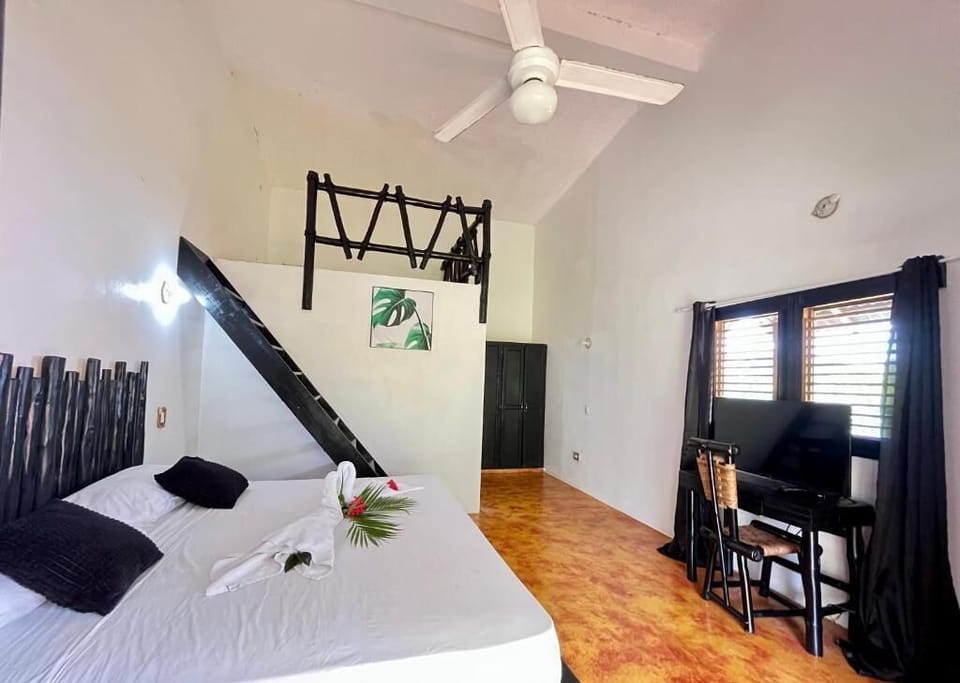 Double or Twin Room, Courtyard View | Desk, laptop workspace