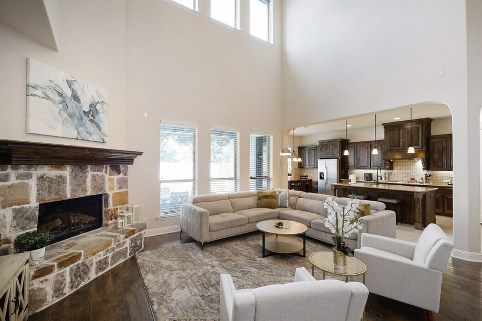 House (5 Bedrooms) | Interior