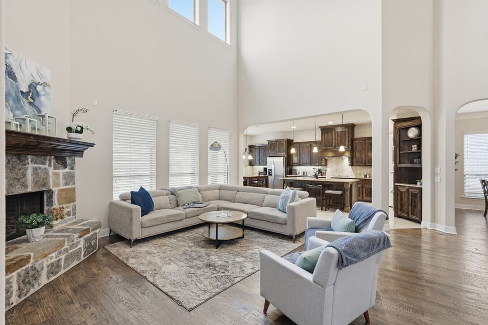 House (5 Bedrooms) | Interior