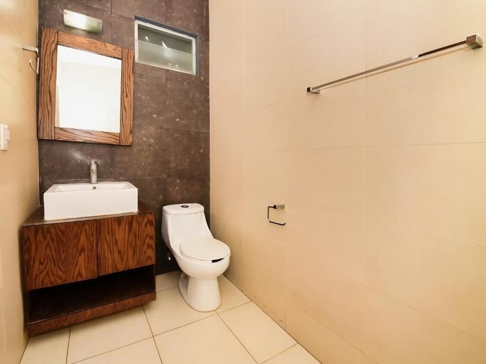 Standard Room | Bathroom | Shower, towels, soap, shampoo