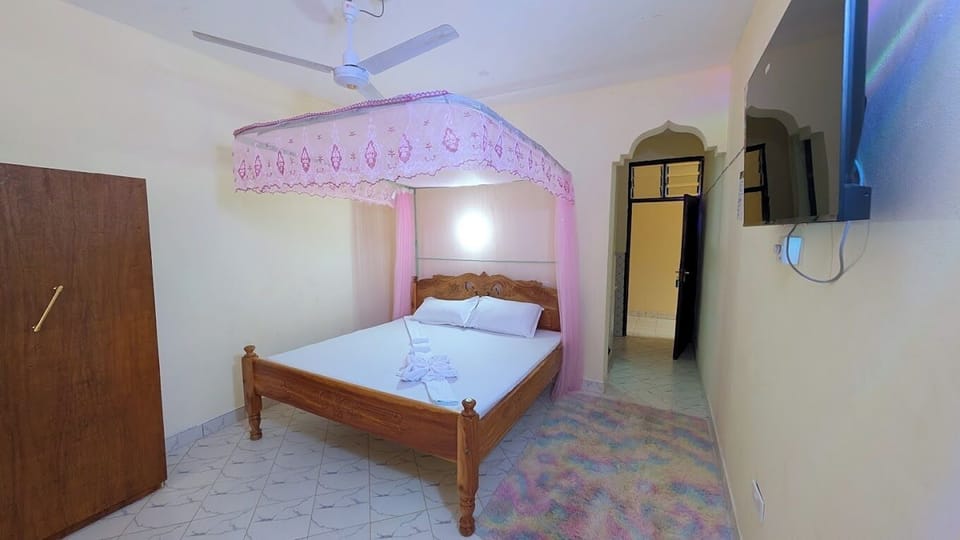 Standard Single Room | Free WiFi, bed sheets