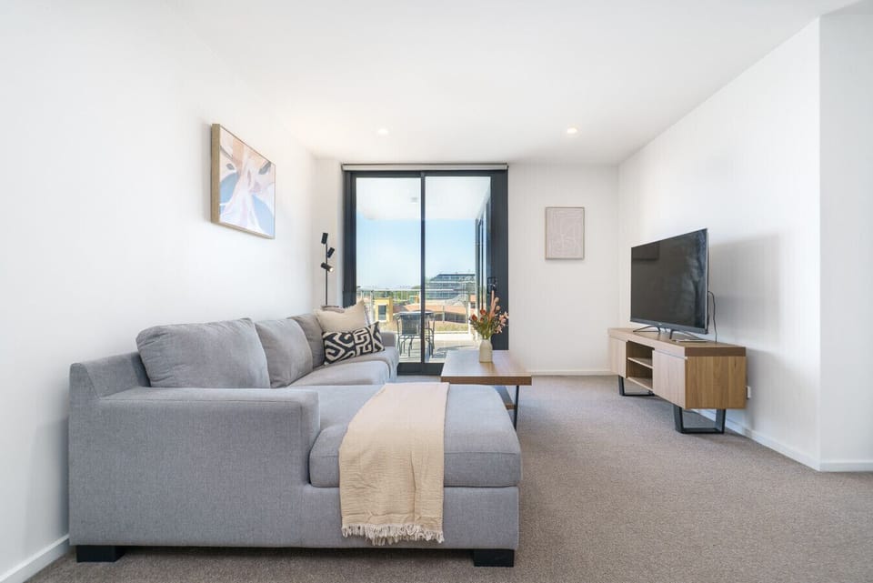 Kick back and enjoy the natural light streaming in, with sliding doors that open out to fresh air and beautiful surroundings.