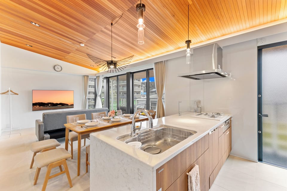 Deluxe Apartment, Balcony, Partial Ocean View | Private kitchen