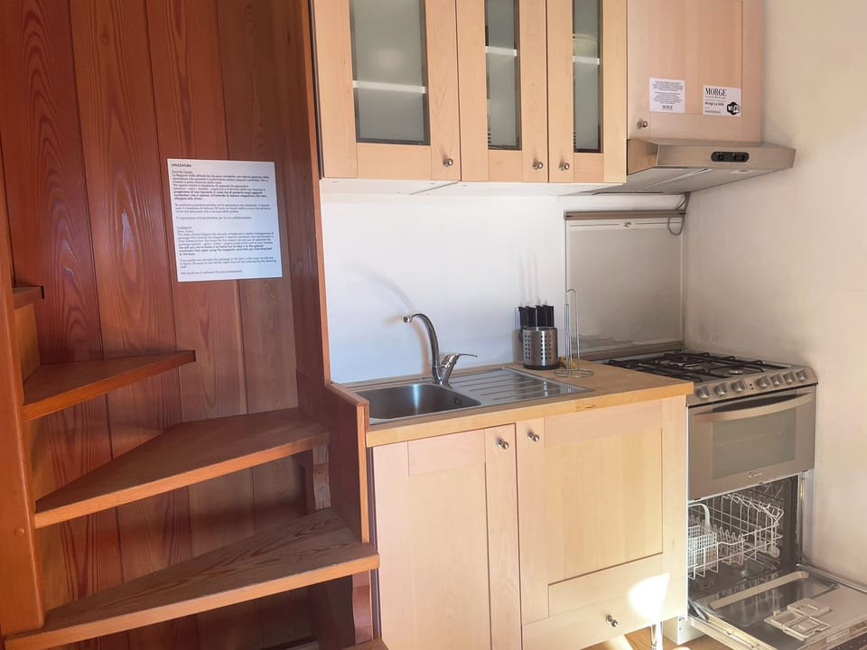 Duplex, Balcony, Garden View | Private kitchen | Fridge, stovetop, cookware/dishes/utensils
