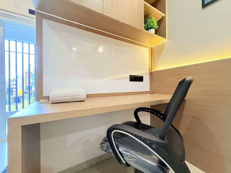 Premium Studio, Non Smoking, City View | Interior